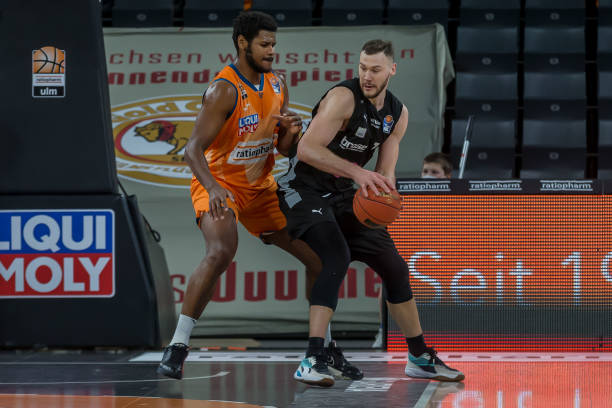 对角色球员 对角色球员