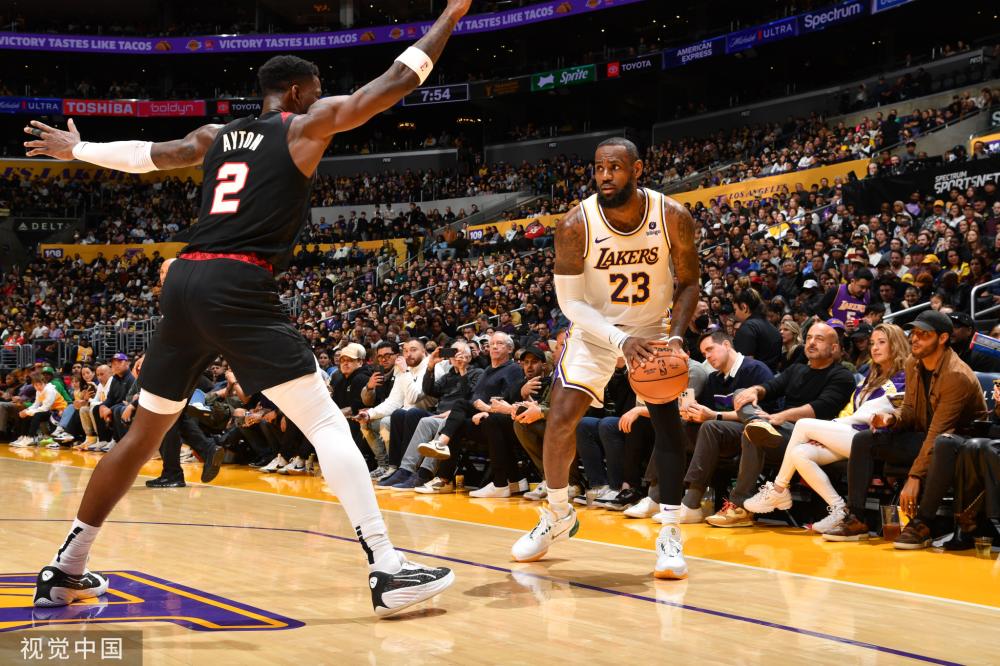 始终屹立于 始终屹立于